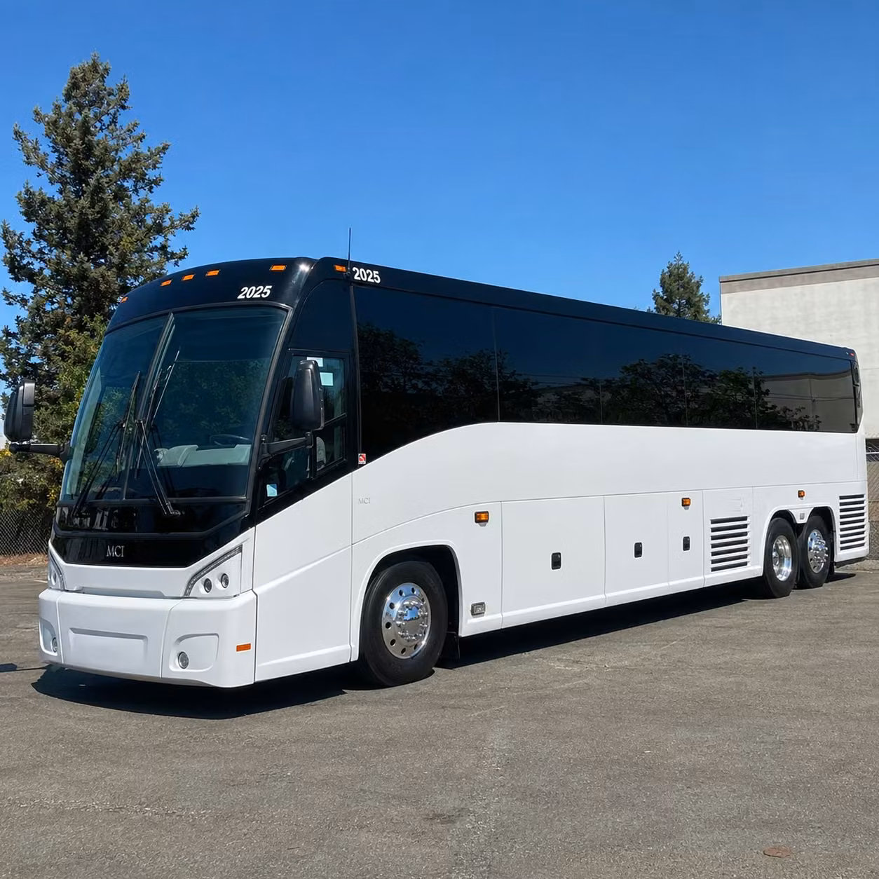 corporate and professional groups choose long distance bus rentals out of cambridge