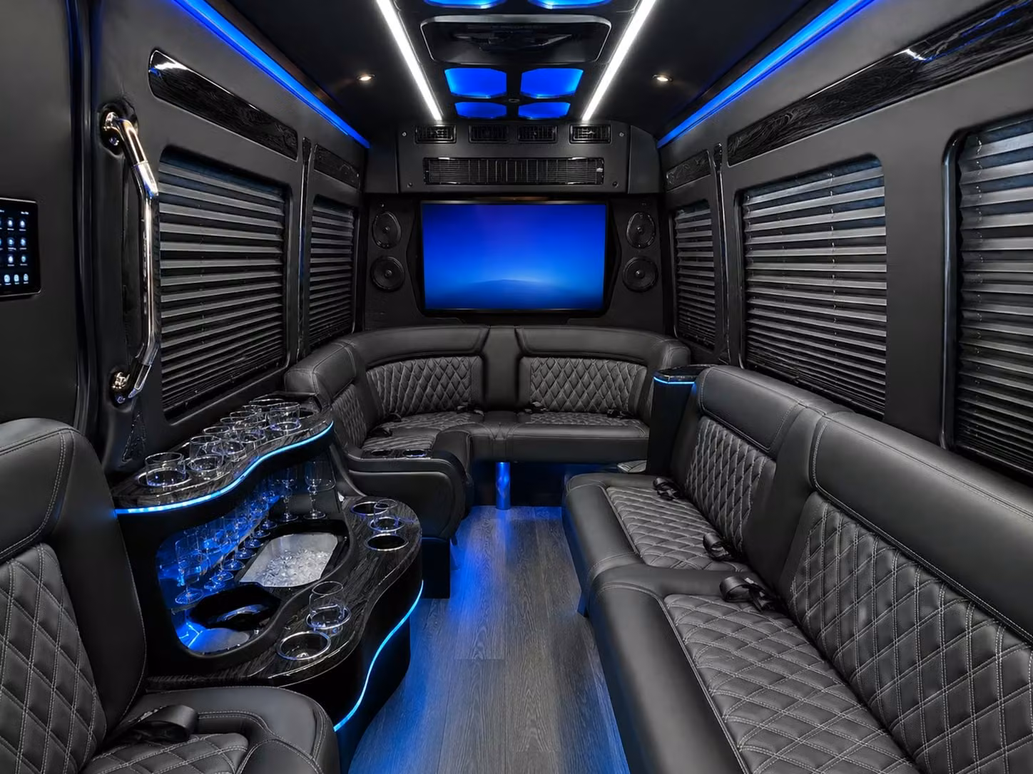 look for these amenities when booking cambridge prom transportation